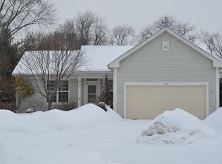 349 Willow Rd, Lakemoor, IL 60051