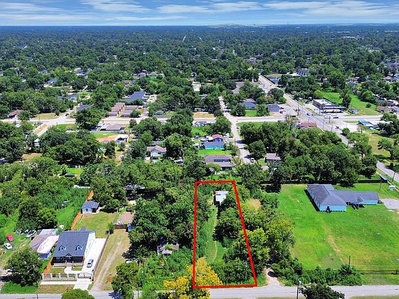 3rd image of 8124 Lavender St