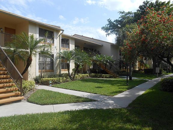3rd image of 1232 S Military Trl APT 1912