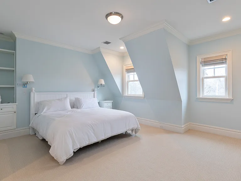 704 Ocean Rd — Photo 15