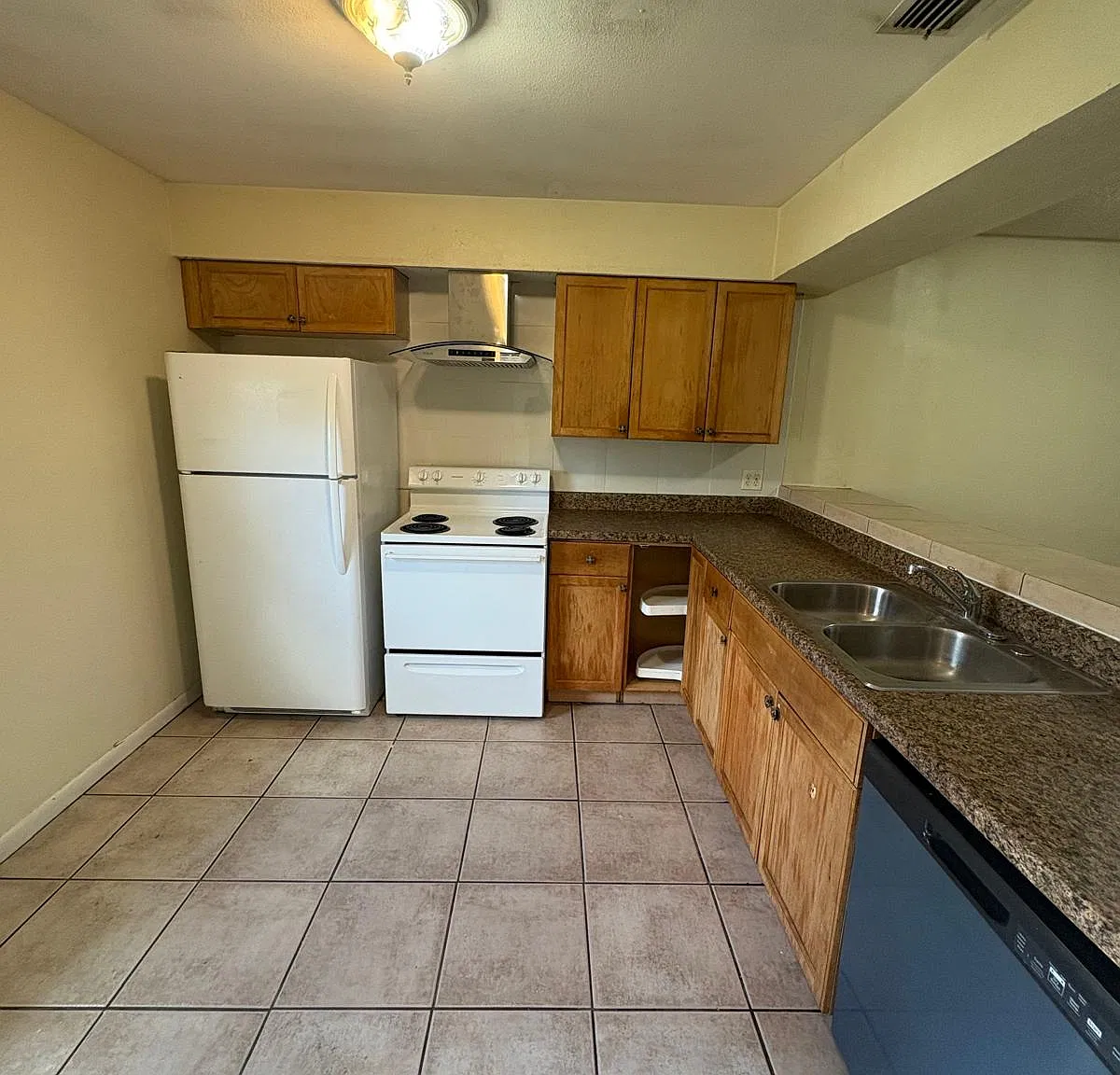 3 bed, 1018 sqft, $1,500 — Photo 4