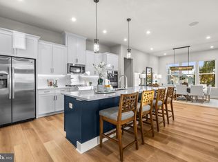 7505 Magarity Rd, Falls Church, VA 22043