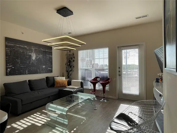 1270 Strassner Dr APT 3202, Saint Louis, MO 63144