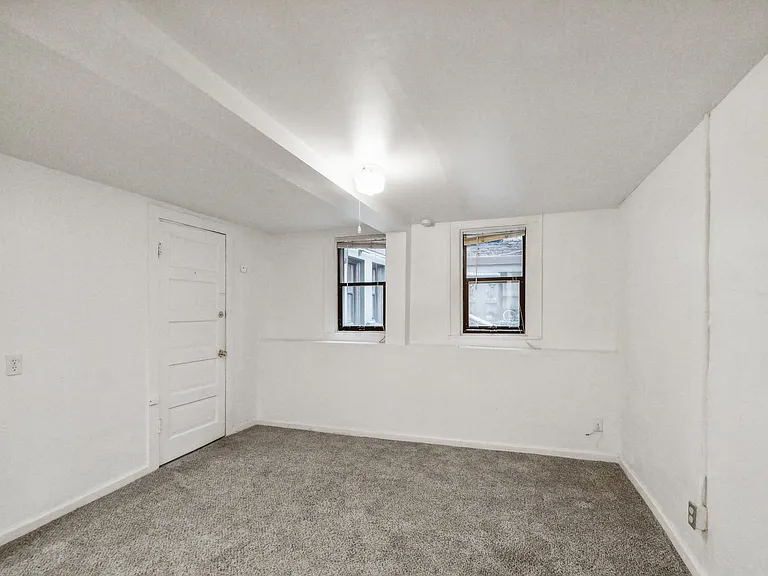 Capitola Apartments — Photo 9