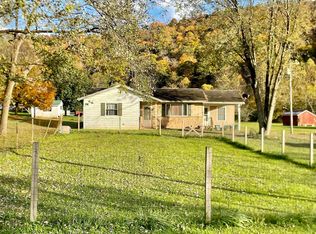 9 Joes Run Rd, Mannington, WV 26582
