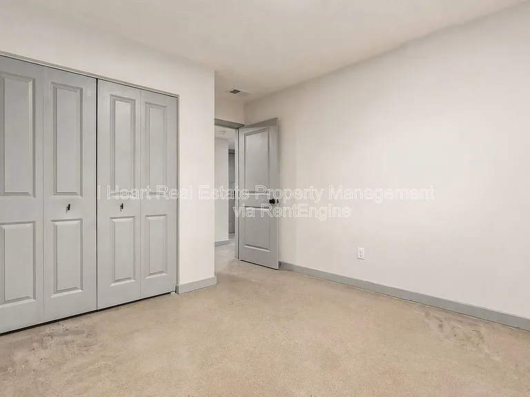 2085 W Broad St #209 — Photo 12