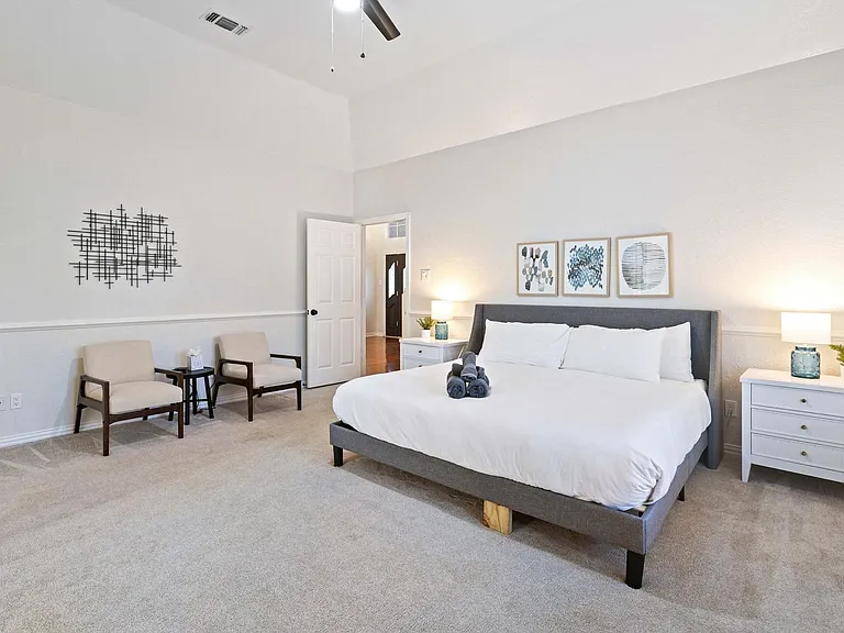 7701 Ridgeway Ct — Photo 11