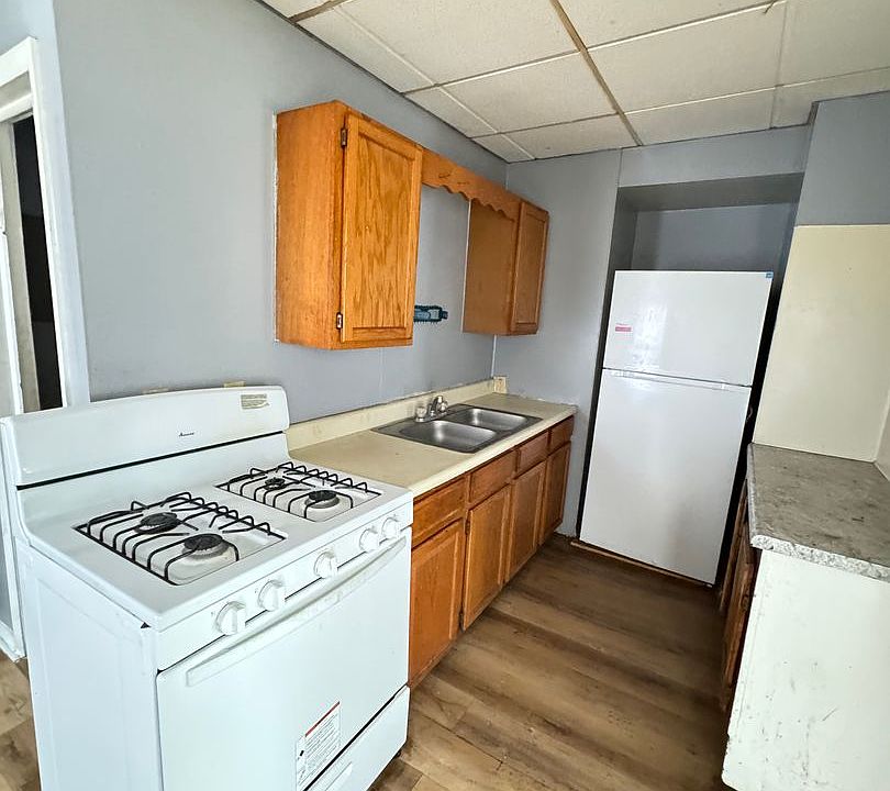 2nd image of 715 Oakland Ave APT 2