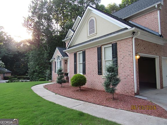 3rd image of 115 Sutton Ct