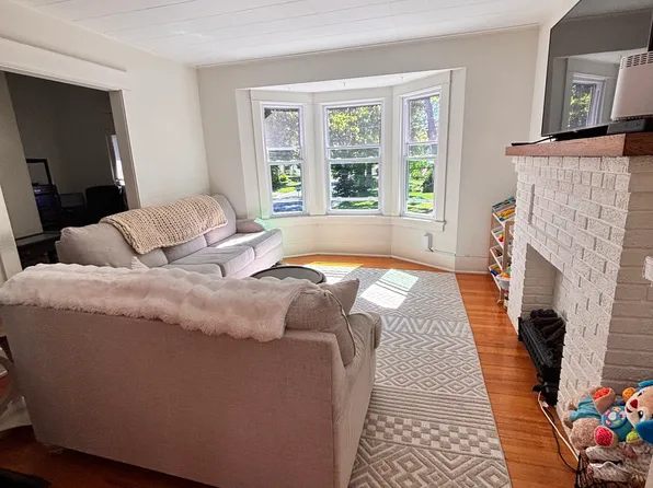 56 Hawkins Ave Floor 2, Hamburg, NY 14075