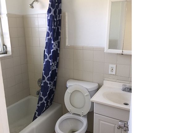 2nd image of 3321 NE 1st Ave