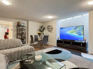 226 E 10th St #1, North Vancouver, BC