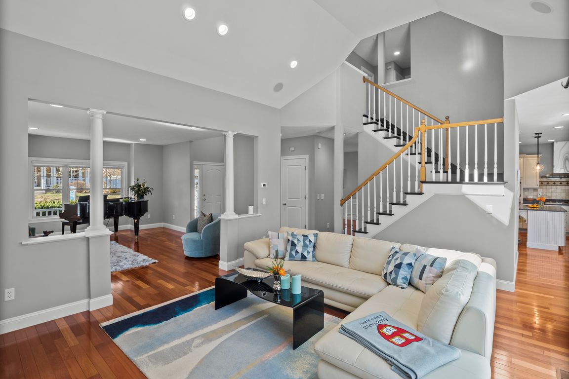 81 Peachtree Ln, North Andover, MA 21