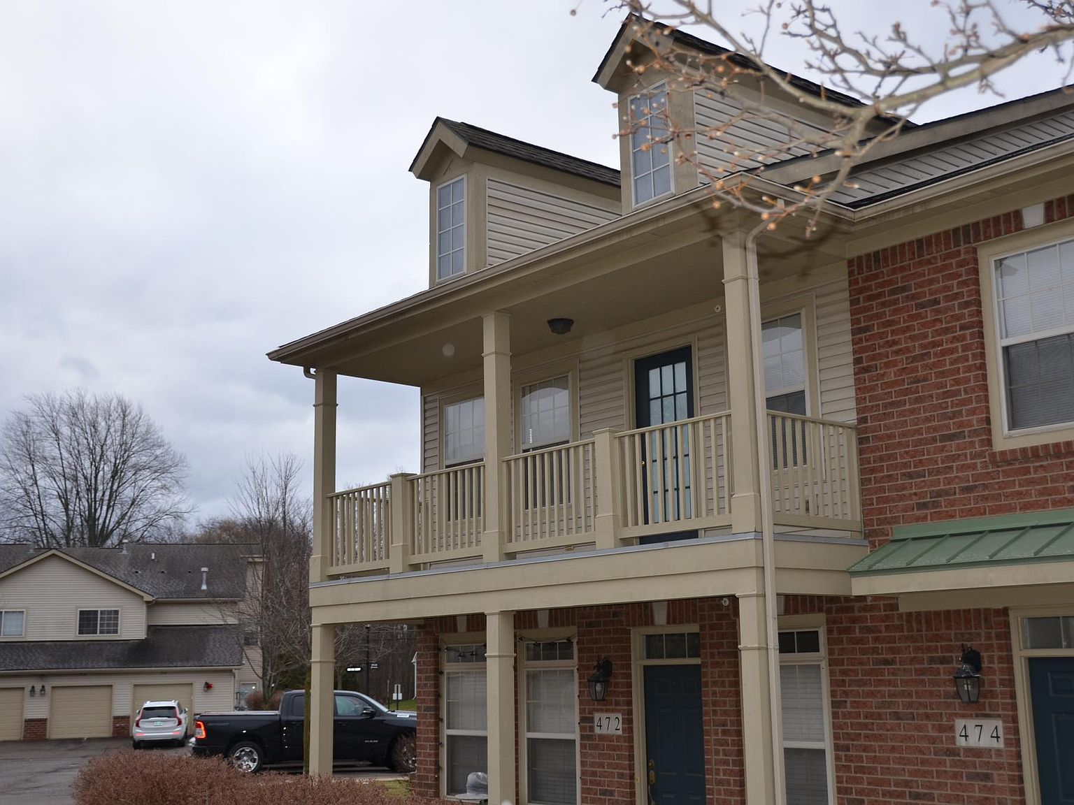 474 Village Dr 1, Walled Lake, MI 48390 Zillow