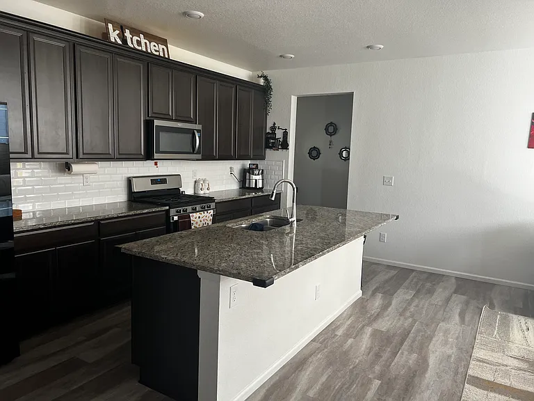 17495 Booth Falls Way — Photo 3
