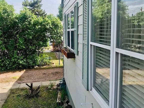 2nd image of 2109 Forest St