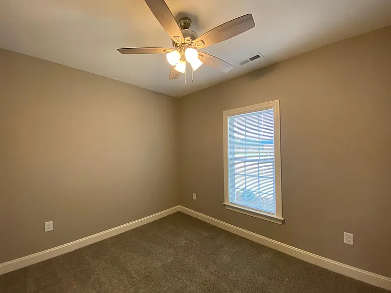 2833 Daisy Ln N #A — Photo 15