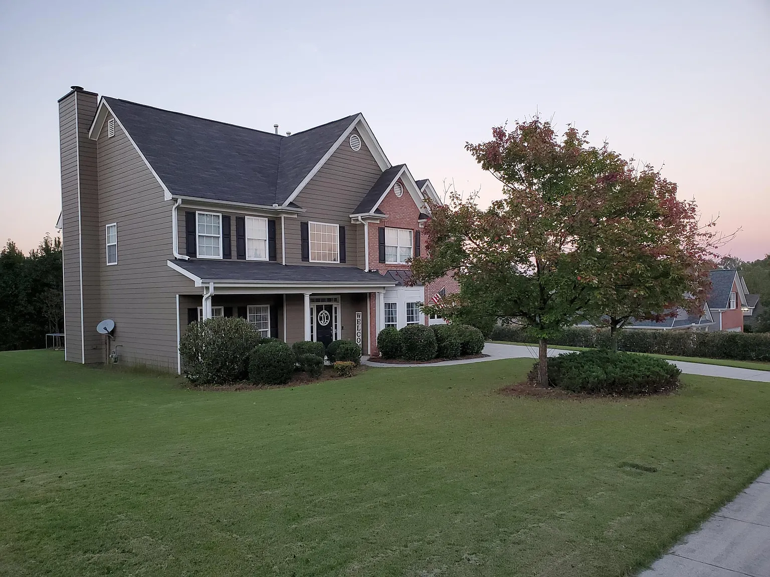 4 bed, 2.5 bath, 2960 sqft, $2,620 — Photo 2