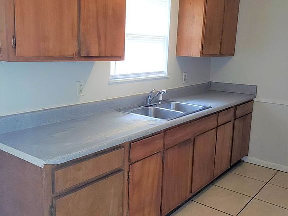 4th image of 6453 Julia Dr