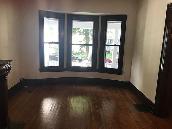 4th image of 259 Ashland Ave Floor 1