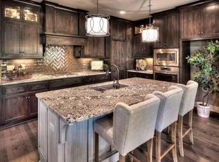 2046 NW Obrien St, Lees Summit, MO 64081