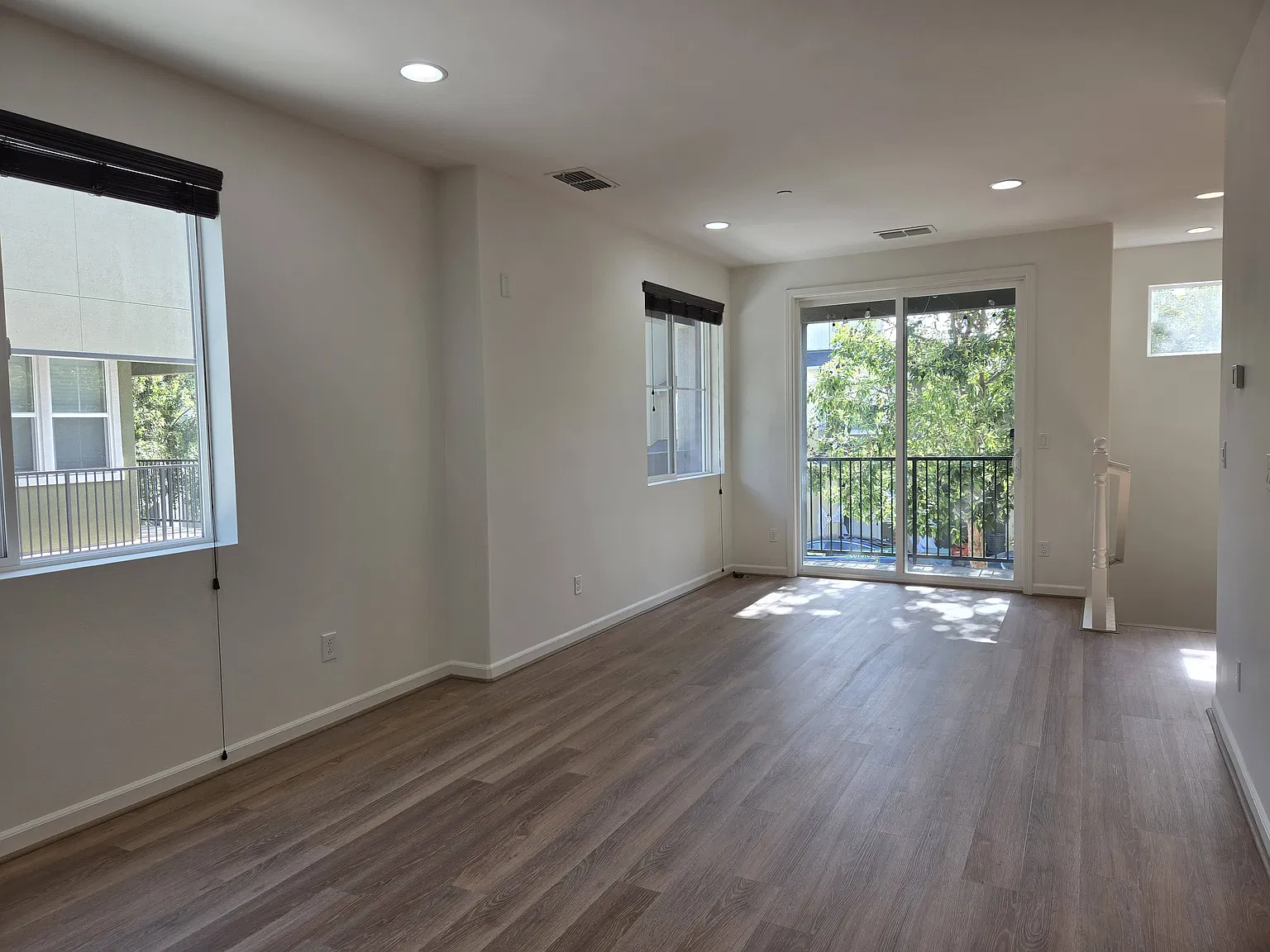 2 bed, 2.5 bath, 1258 sqft, $3,600 — Photo 3