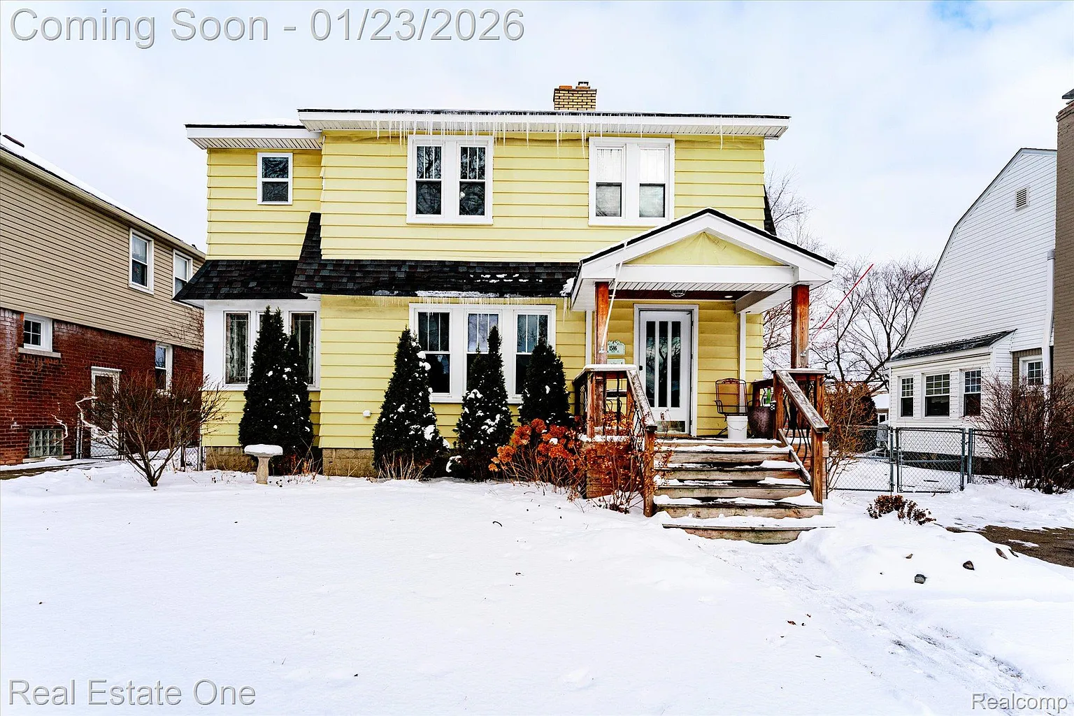 1586 W Troy St photo 1