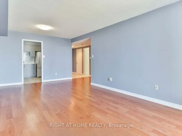 15 Sewells Rd #1005, Toronto, ON M1B 3V7