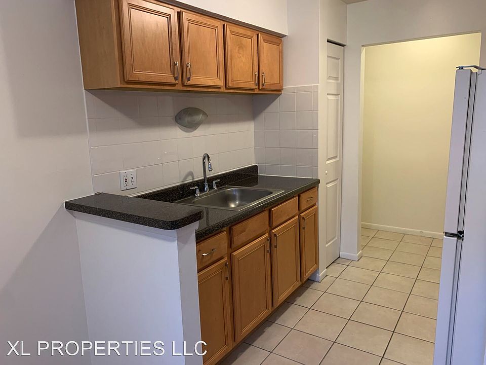 1st image of 1024 W Catalpa Ave APT 302