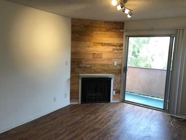 5320 Whitsett Ave #11 — Photo 18