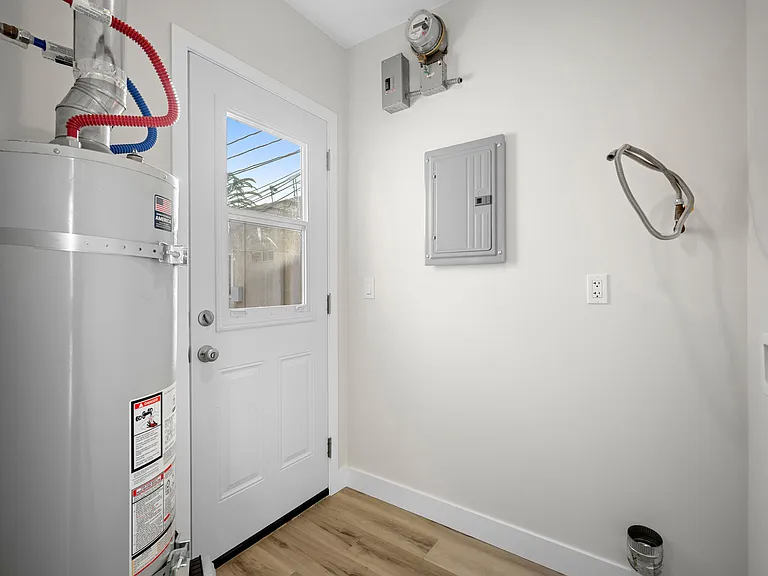 417 Riverdale Dr #C — Photo 14
