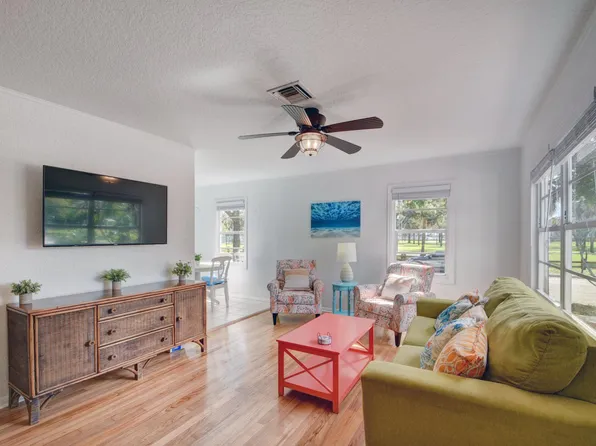 6916 Garden Ave, West Palm Beach, FL 33405