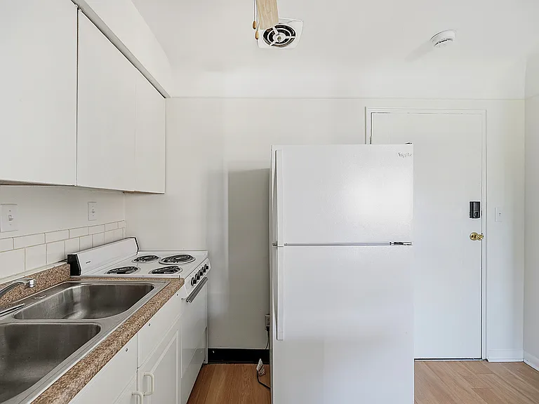 6469 Montgomery Rd #7 — Photo 12