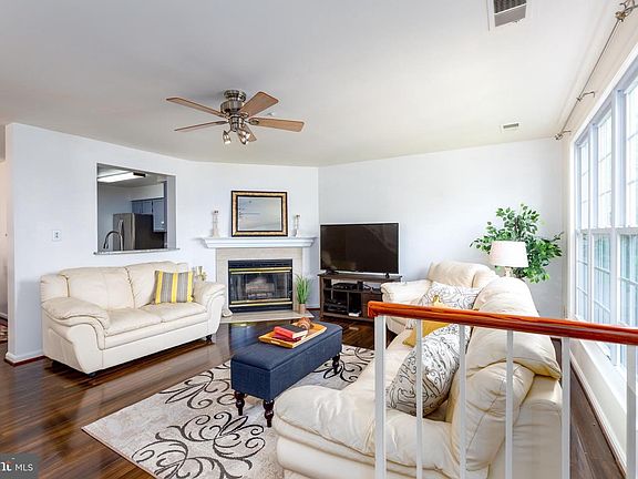 5th image of 20 Highstream Ct #700