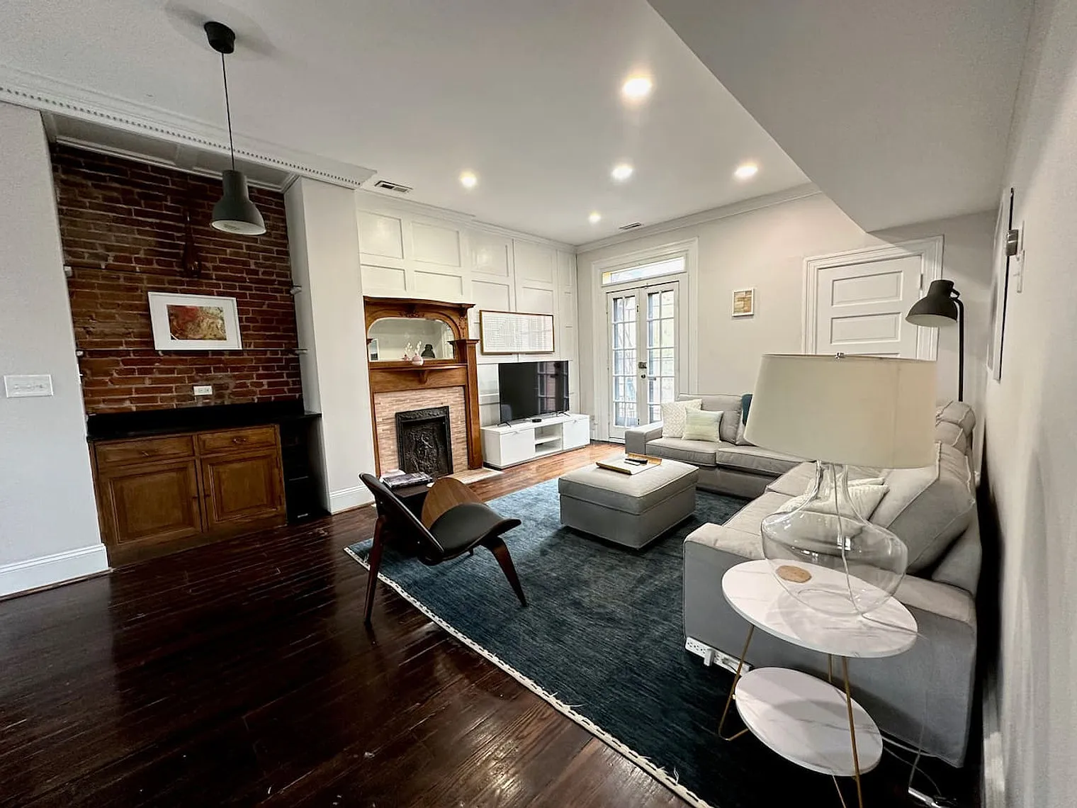 4 bed, 2.0 bath, $6,143 — Photo 2