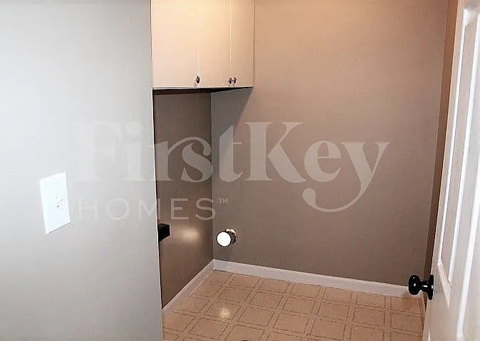 3624 Fredricksburg Dr — Photo 7