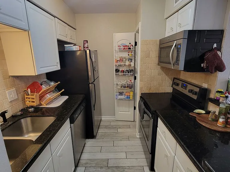 904 University Oaks Blvd #87 — Photo 6