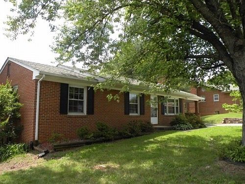 1st image of 506 Aragona Dr