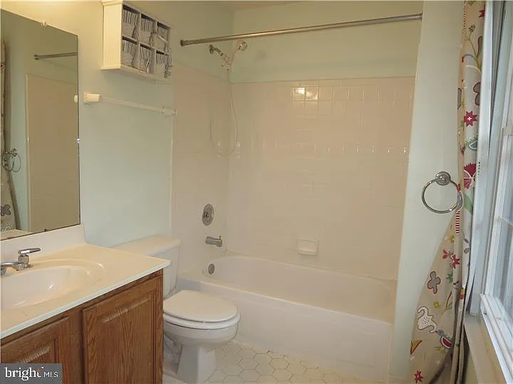 33 Ketley Pl — Photo 13