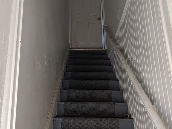 4th image of 212 S 5th St APT E