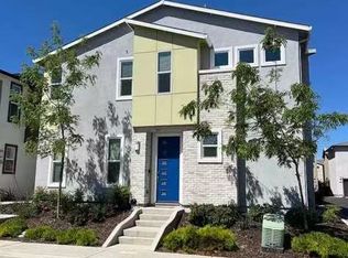 9950 Del Surf Ln, Elk Grove, CA 95757