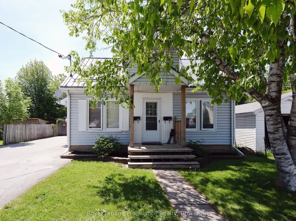 44 Ponton St, Belleville, ON K8P 3T6