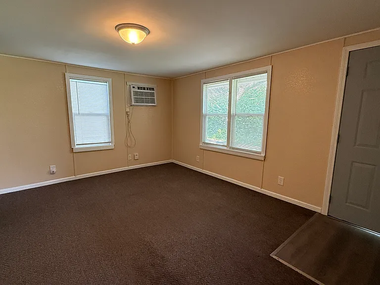 306 1/2 N Union St #7 — Photo 3