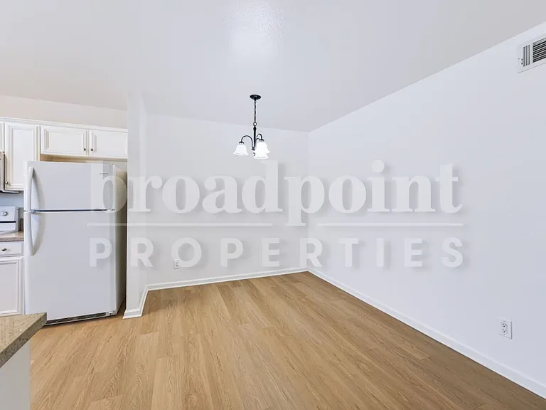 2536 White Oak Pl #2 — Photo 6
