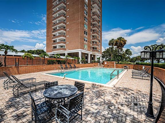2nd image of 4015 BAYSHORE BOULEVARD #4C