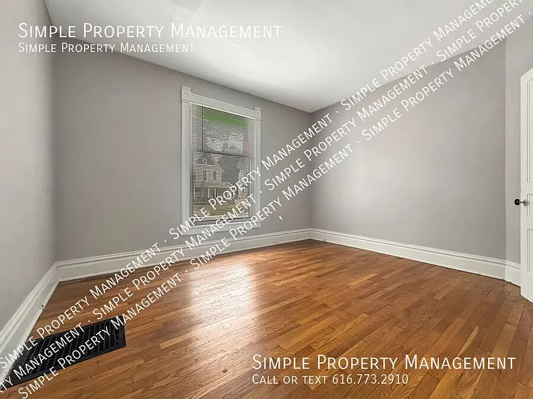 52 Union Ave NE #1 — Photo 8