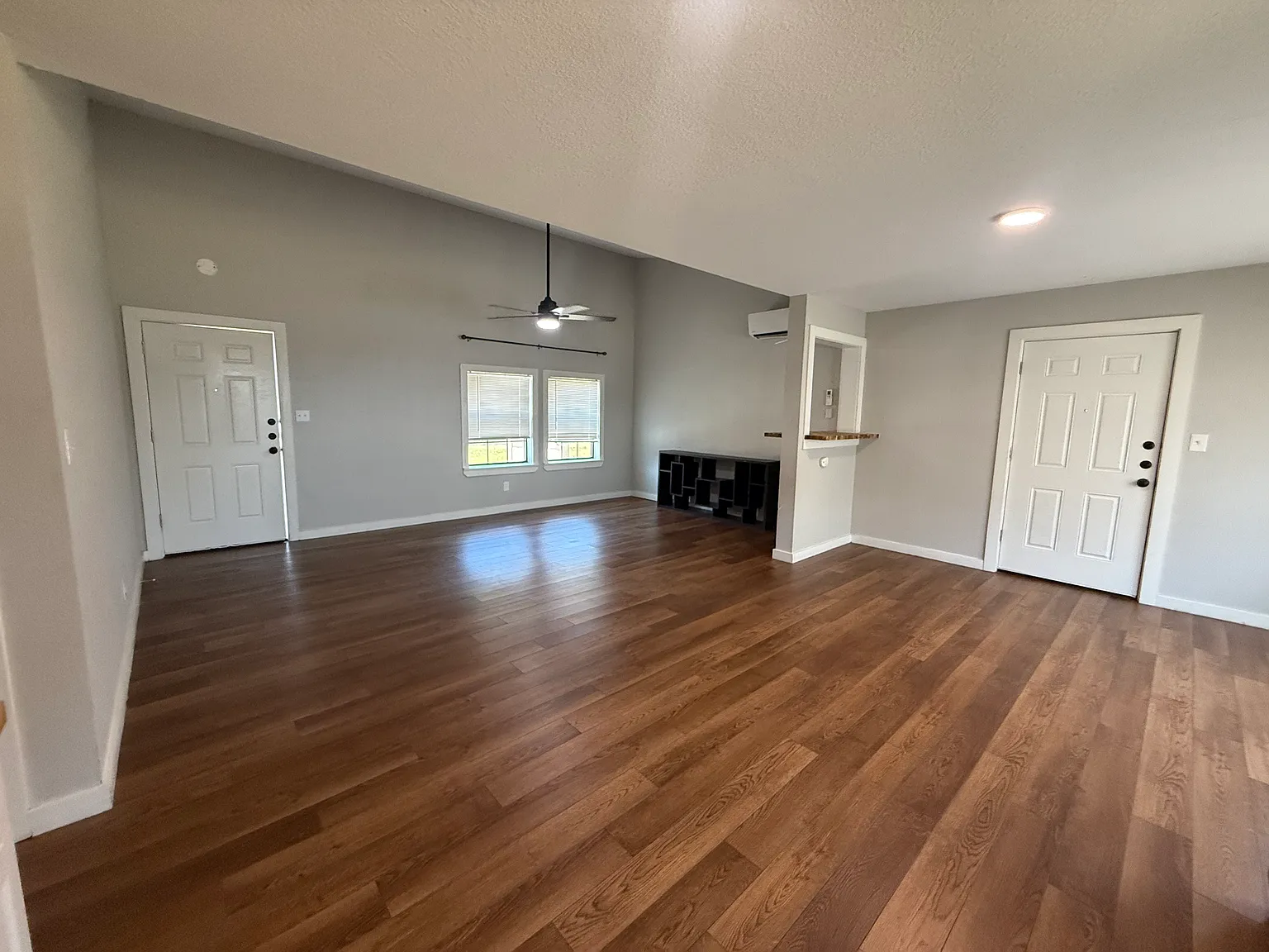 3 bed, 1100 sqft, $1,475 — Photo 2