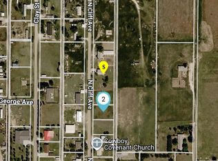 225 N Cliff Ave, Gruver, TX 79040