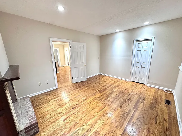 585 Chapel St #1 — Photo 7
