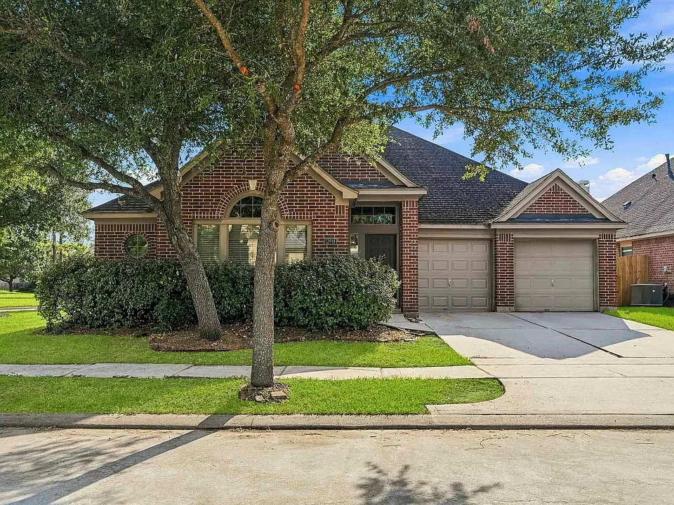 12918 Leafy Shores Dr
